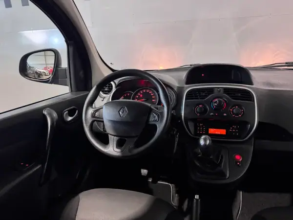 Renault Kangoo 2019 - 15900 EUR, 177924 km - AUTO.MOTO.pt - 177924km - foto 16 de 35