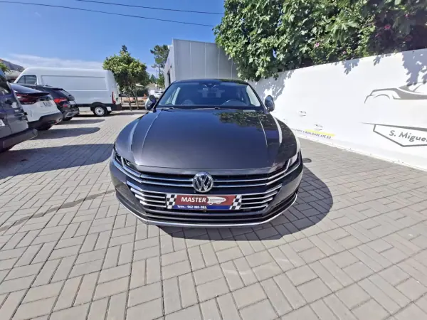 Volkswagen Arteon 2019 - 24750 EUR, 92519 km - AUTO.MOTO.pt - 92519km - foto 19 de 42