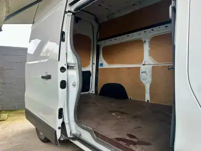 Renault Trafic 2.0 dCi L2H2 1.2T 2021 - 22990 EUR, 89900 km - AUTO.MOTO.pt - 89900km - foto 5 de 9