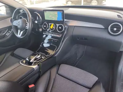 Mercedes-Benz C 180 2018 - 20990 EUR, 221000 km - AUTO.MOTO.pt - 221000km - foto 9 de 18