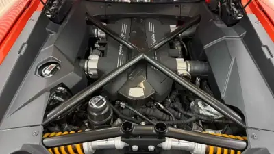 Lamborghini Aventador 2012 - 349900 EUR, 17929 km - AUTO.MOTO.pt - 17929km - foto 35 de 39