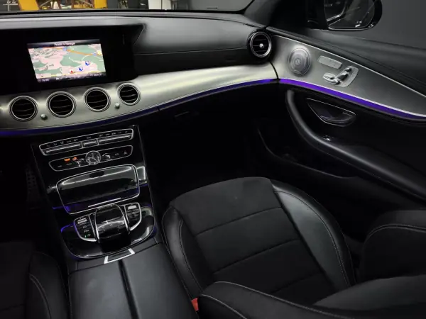 Mercedes-Benz E 220 2018 - 32950 EUR, 118099 km - AUTO.MOTO.pt - 118099km - foto 36 de 48