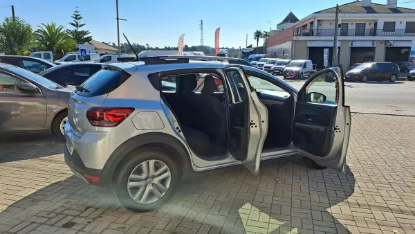 Dacia Sandero 2022 - 14900 EUR, 110660 km - AUTO.MOTO.pt - 110660km - foto 10 de 33