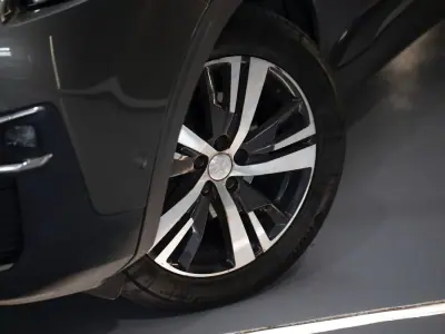 Peugeot 3008 2017 - 17990 EUR, 184222 km - AUTO.MOTO.pt - 184222km - foto 8 de 22