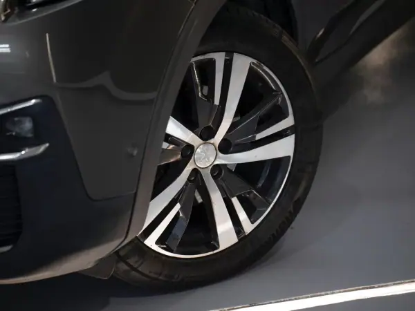 Peugeot 3008 2017 - 17990 EUR, 184222 km - AUTO.MOTO.pt - 184222km - foto 8 de 22