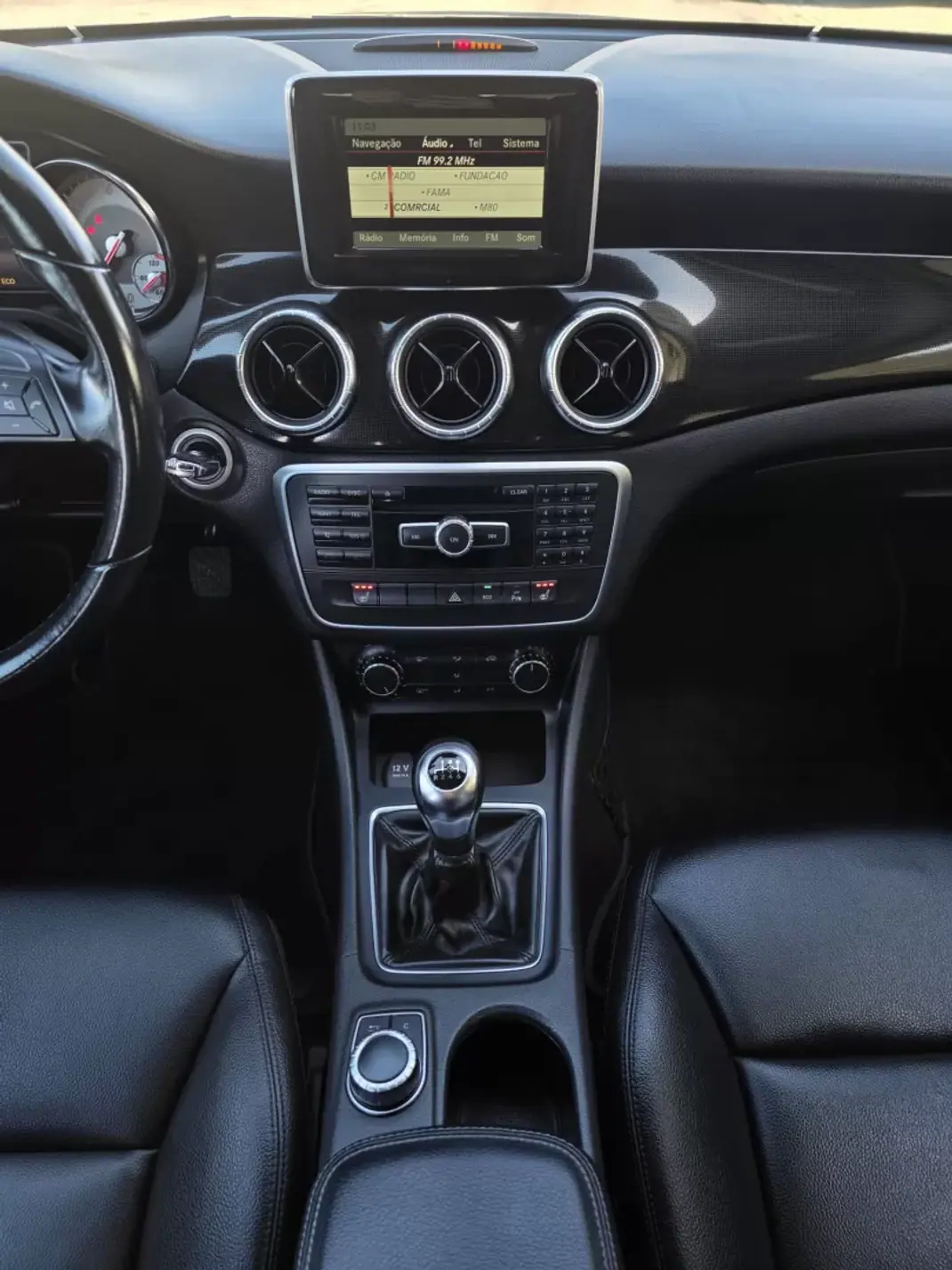 Mercedes-Benz CLA 180 2014 - 17990 EUR, 134000 km - AUTO.MOTO.pt - 134000km - foto 32 de 34