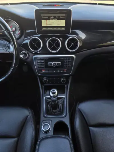 Mercedes-Benz CLA 180 2014 - 17990 EUR, 134000 km - AUTO.MOTO.pt - 134000km - foto 32 de 34