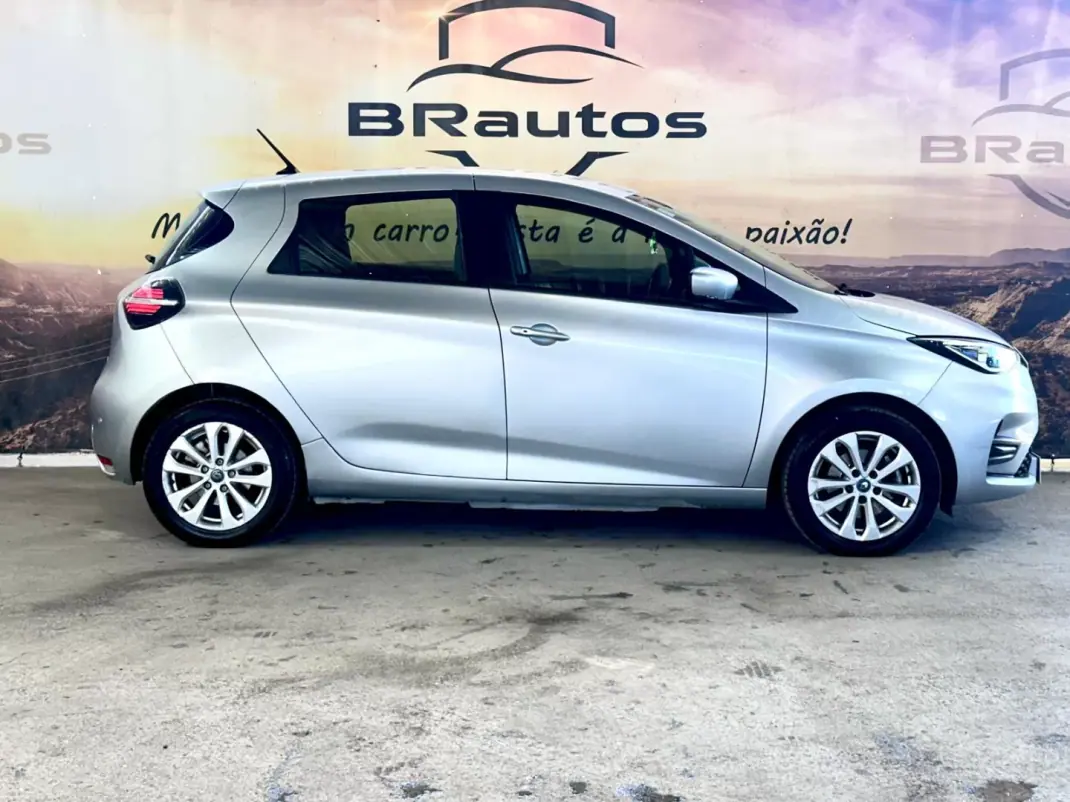 Renault Zoe 2020 - 17900 EUR, 71943 km - AUTO.MOTO.pt - 71943km - foto 5 de 24
