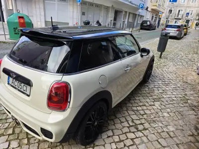 MINI Cooper 2017 - 14999 EUR, 166333 km - AUTO.MOTO.pt - 166333km - foto 4 de 24