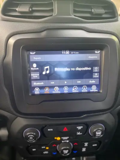 Jeep Renegade 2022 - 17900 EUR, 50000 km - AUTO.MOTO.pt - 50000km - foto 16 de 21