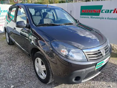 Dacia Sandero 2012 - 5750 EUR, 158792 km - AUTO.MOTO.pt - 158792km - foto 7 de 31