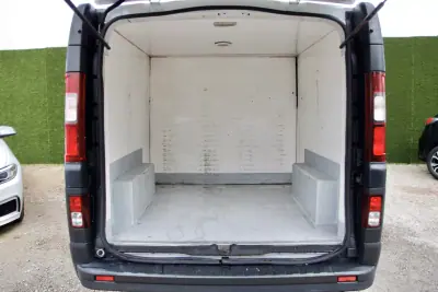 Renault 2019 - 16990 EUR, 188000 km - AUTO.MOTO.pt - 188000km - foto 8 de 21