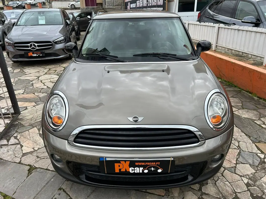 MINI One 2011 - 8700 EUR, 220000 km - AUTO.MOTO.pt - 220000km - foto 14 de 31