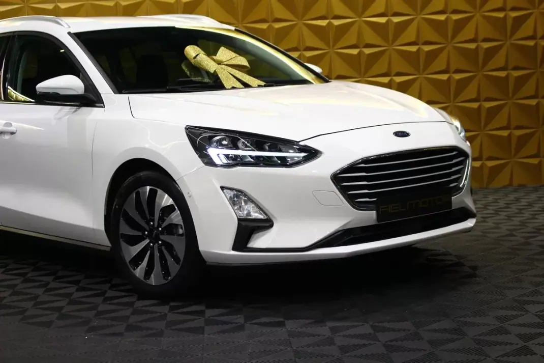 Ford Focus SW 2019 - 13900 EUR, 160000 km - AUTO.MOTO.pt - 160000km - foto 5 de 32