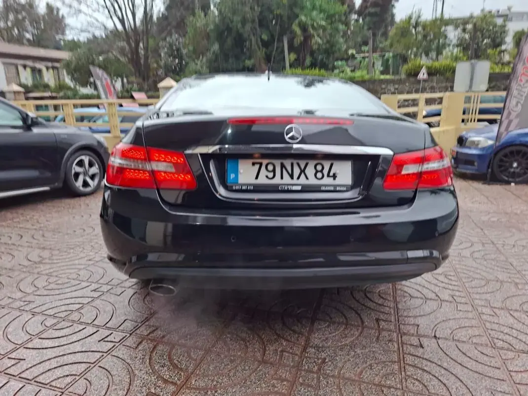Mercedes-Benz E 250 2009 - 16500 EUR, 134447 km - AUTO.MOTO.pt - 134447km - foto 10 de 29