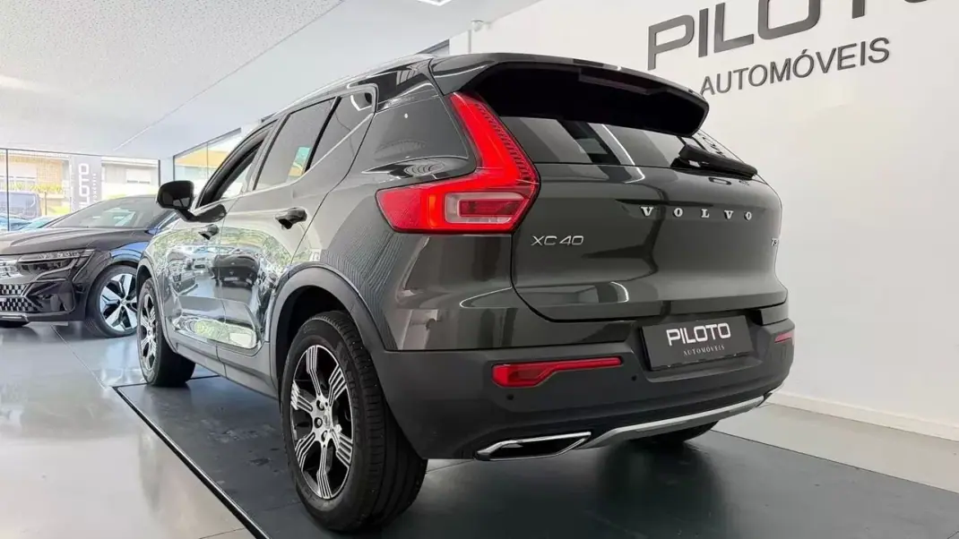 Volvo XC 40 2018 - 24990 EUR, 65080 km - 65080km - foto 7 de 30