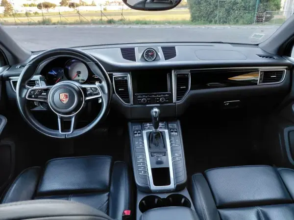 Porsche Macan 2014 - 38490 EUR, 168209 km - AUTO.MOTO.pt - 168209km - foto 25 de 37