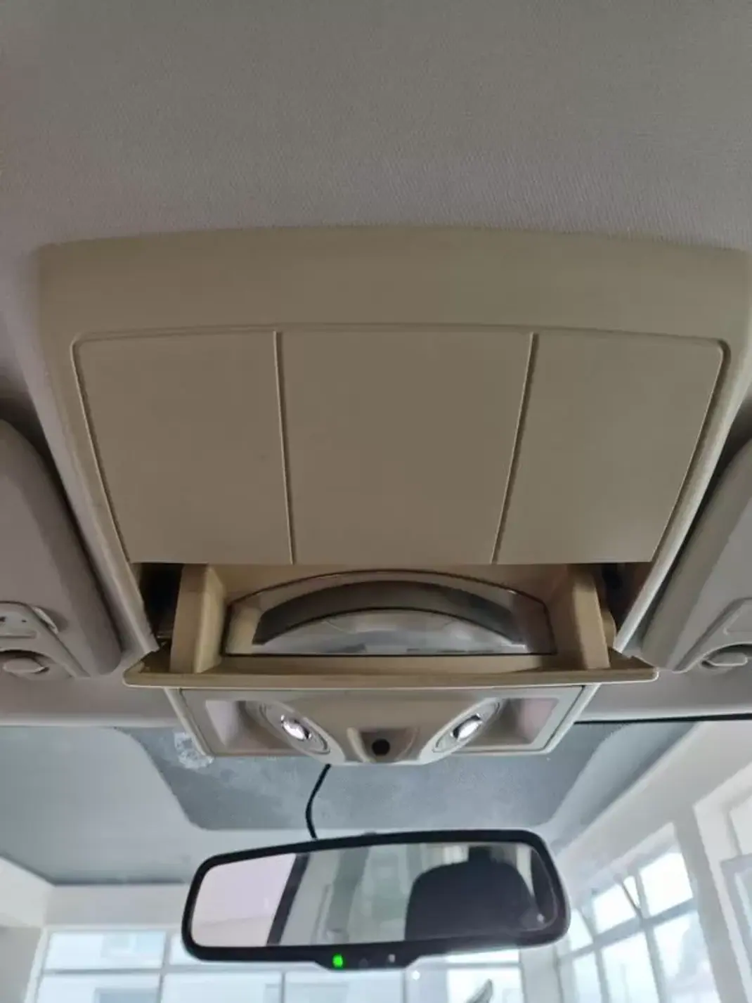 Dodge Journey 2010 - 11750 EUR, 113500 km - AUTO.MOTO.pt - 113500km - foto 35 de 36