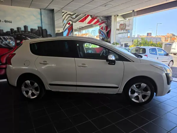 Peugeot 3008 1.6 Hdi Allure Navtec 2011 Diesel