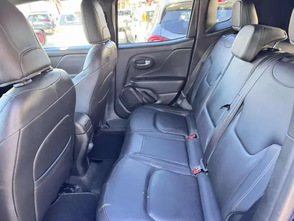 Jeep Renegade 2020 - 17000 EUR, 120000 km - AUTO.MOTO.pt - 120000km - foto 20 de 22