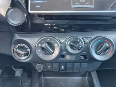 Toyota HILUX 2.4 D-4D 4WD CE CH 3L 2020 - 21750 EUR, 215046 km - AUTO.MOTO.pt - 215046km - foto 11 de 20