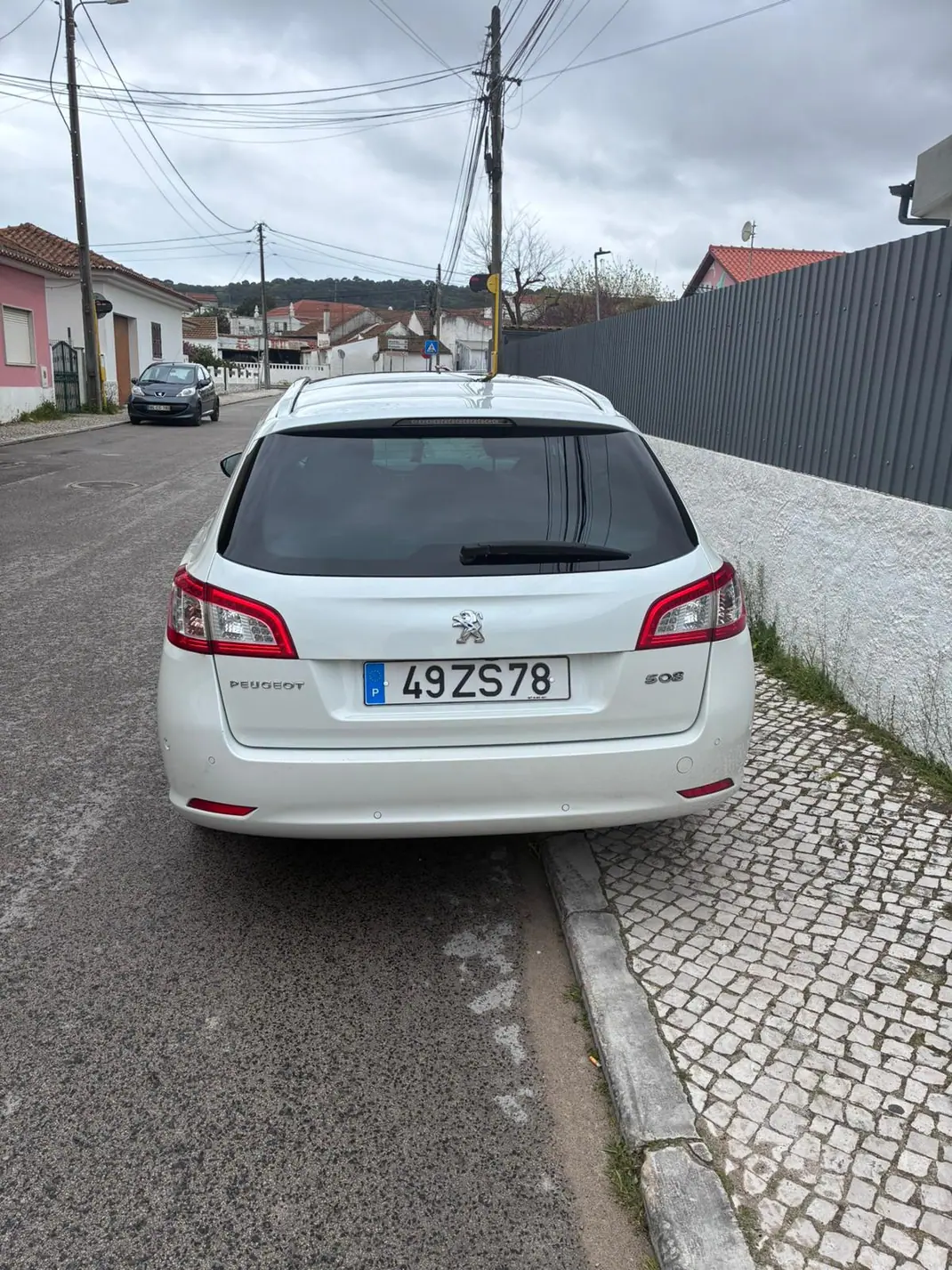 Peugeot 508 SW 2017 - 7500 EUR, 265000 km - AUTO.MOTO.pt - 265000km - foto 11 de 12