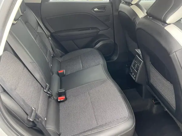 Renault Captur 2022 - 17300 EUR, 87000 km - AUTO.MOTO.pt - 87000km - foto 6 de 11