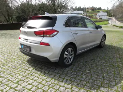 Hyundai i30 2019 - 14990 EUR, 108000 km - 108000km - foto 8 de 42