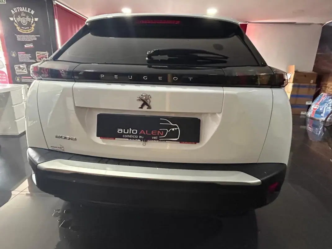 Peugeot 2008 2021 - 15750 EUR, 206114 km - AUTO.MOTO.pt - 206114km - foto 5 de 24