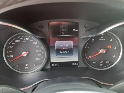 Mercedes-Benz GLC 220 2018 - 37900 EUR, 160312 km - 160312km - foto 30 de 48