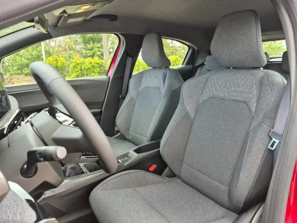 Renault Clio 2026 - 23675 EUR, 69 km - AUTO.MOTO.pt - 69km - foto 18 de 26