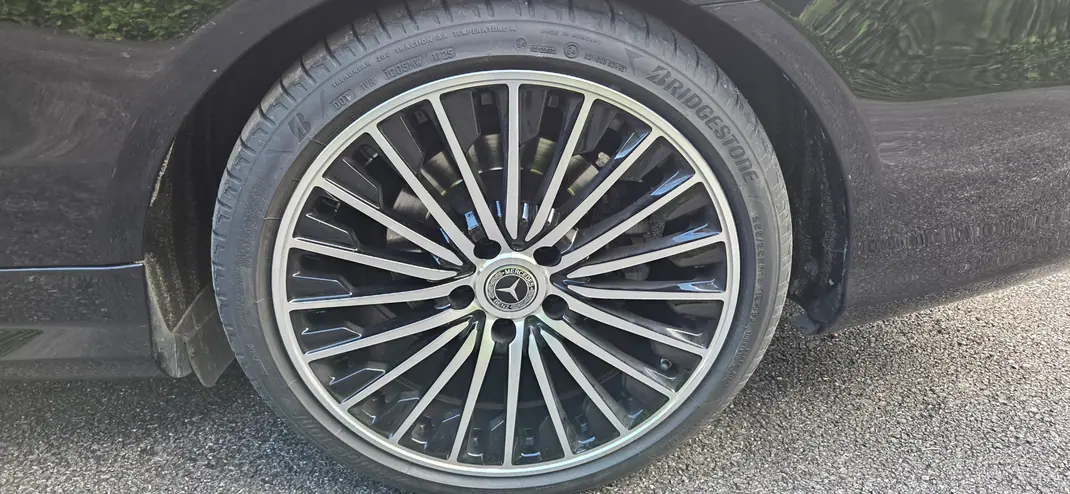 Mercedes-Benz E 250 2015 - 23600 EUR, 206000 km - AUTO.MOTO.pt - 206000km - foto 17 de 20