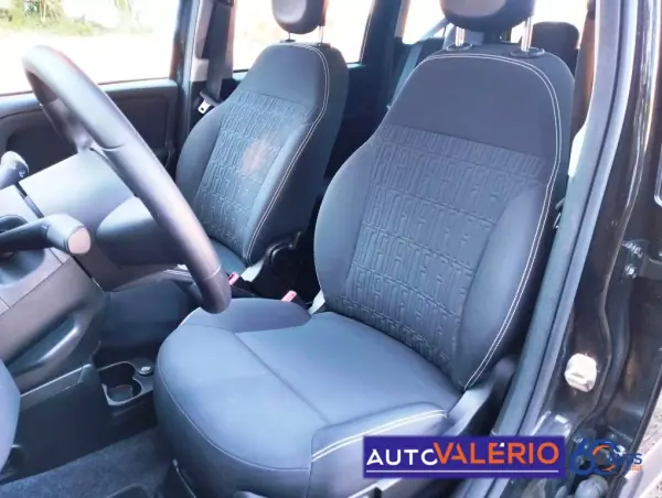 Fiat Panda 2024 - 12950 EUR, 24460 km - 24460km - foto 13 de 29