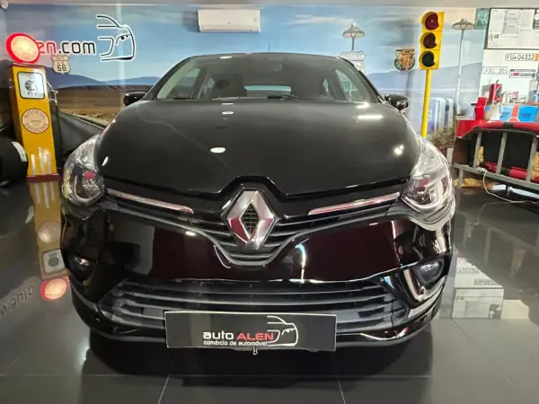 Renault Clio 2018 — photo 2 of 20