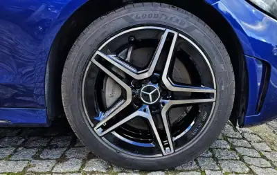 Mercedes-Benz C 300 2020 - 41500 EUR, 94000 km - AUTO.MOTO.pt - 94000km - foto 25 de 46