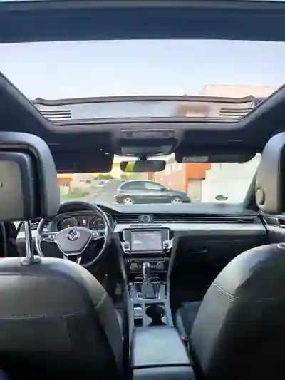 Volkswagen Passat Variant 2015 - 15500 EUR, 166000 km - 166000km - foto 10 de 12