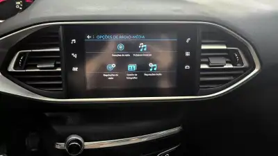 Peugeot 308 SW 2018 - 12650 EUR, 133760 km - AUTO.MOTO.pt - 133760km - foto 35 de 60