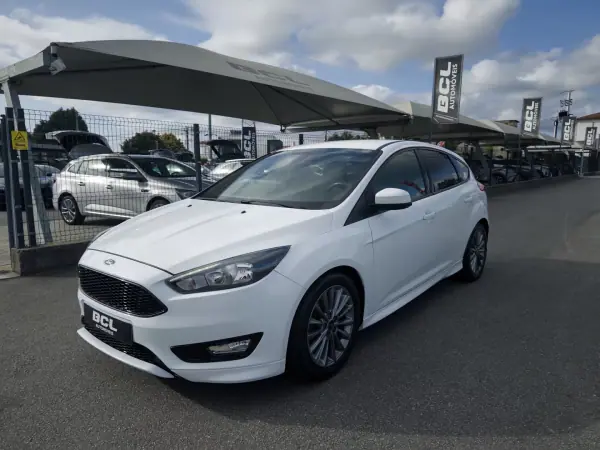 Ford Focus 2017 - 12990 EUR, 79000 km - AUTO.MOTO.pt - 79000km - foto 3 de 16