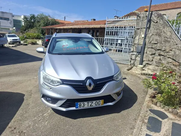 Renault Mégane Sport Tourer 2017 - 9640 EUR, 190239 km - AUTO.MOTO.pt - 190239km - foto 10 de 11