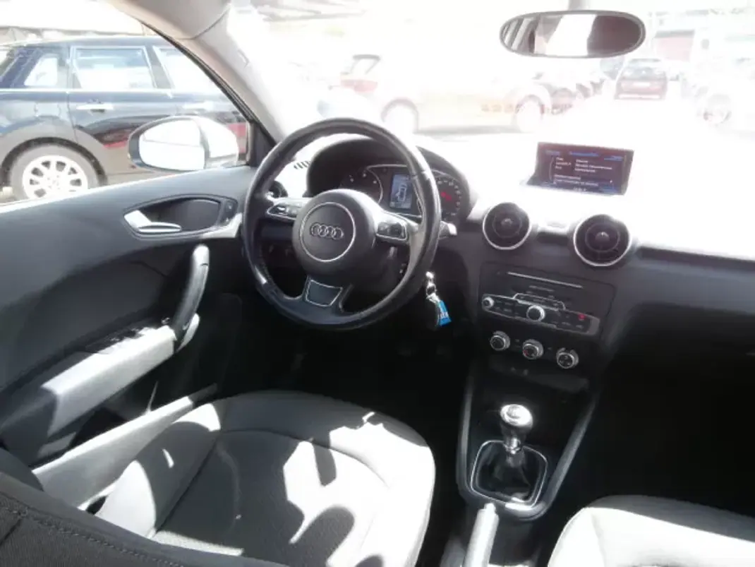 Audi A1 2016 - 12500 EUR, 191278 km - AUTO.MOTO.pt - 191278km - foto 13 de 31