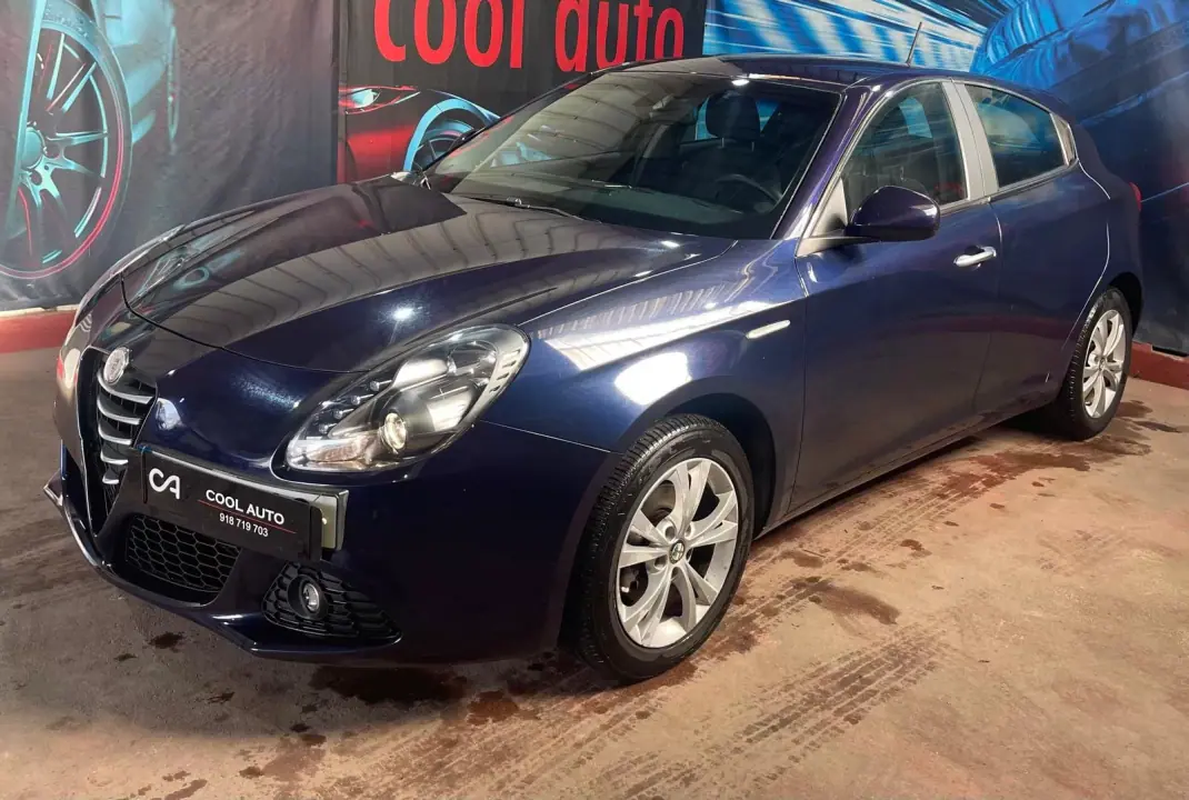 Alfa Romeo Giulietta 2011 - 8750 EUR, 197000 km - AUTO.MOTO.pt - 197000km - foto 9 de 35