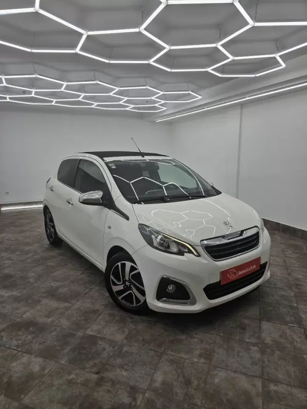 Peugeot 108 2015 - 8650 EUR, 88563 km - AUTO.MOTO.pt - 88563km - foto 27 de 53