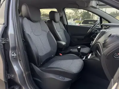 Renault Captur 2018 - 14500 EUR, 48000 km - AUTO.MOTO.pt - 48000km - foto 15 de 32