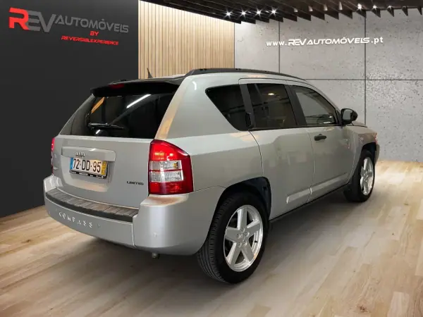 Jeep Compass 2007 - 9950 EUR, 137214 km - AUTO.MOTO.pt - 137214km - foto 3 de 20