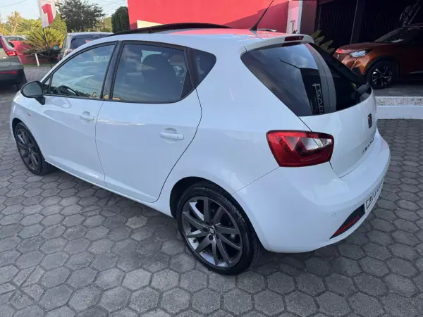 SEAT Ibiza 2014 - 11500 EUR, 93000 km - AUTO.MOTO.pt - 93000km - foto 6 de 41