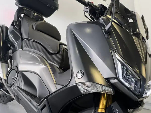 Yamaha TMAX 2015 - 8990 EUR, 25000 km - AUTO.MOTO.pt - 25000km - foto 20 de 26