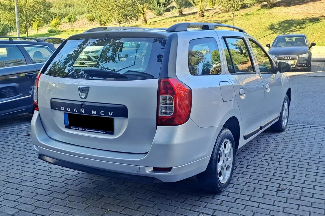 Dacia Logan MCV 2016 - 8500 EUR, 120000 km - AUTO.MOTO.pt - 120000km - foto 7 de 23
