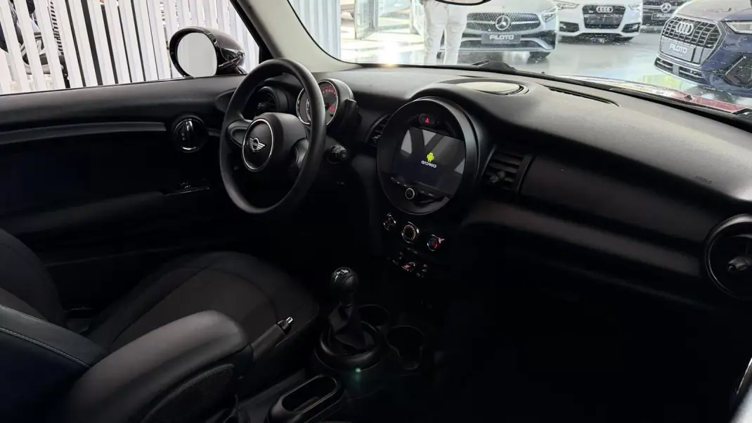 MINI One 2015 - 10990 EUR, 94000 km - AUTO.MOTO.pt - 94000km - foto 10 de 16