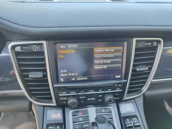 Porsche Panamera 2012 - 32250 EUR, 206000 km - AUTO.MOTO.pt - 206000km - foto 30 de 40