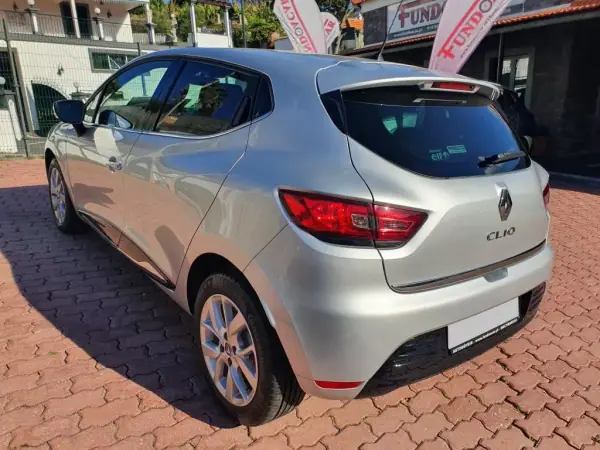 Renault Clio 2019 - 11950 EUR, 142000 km - AUTO.MOTO.pt - 142000km - foto 4 de 11